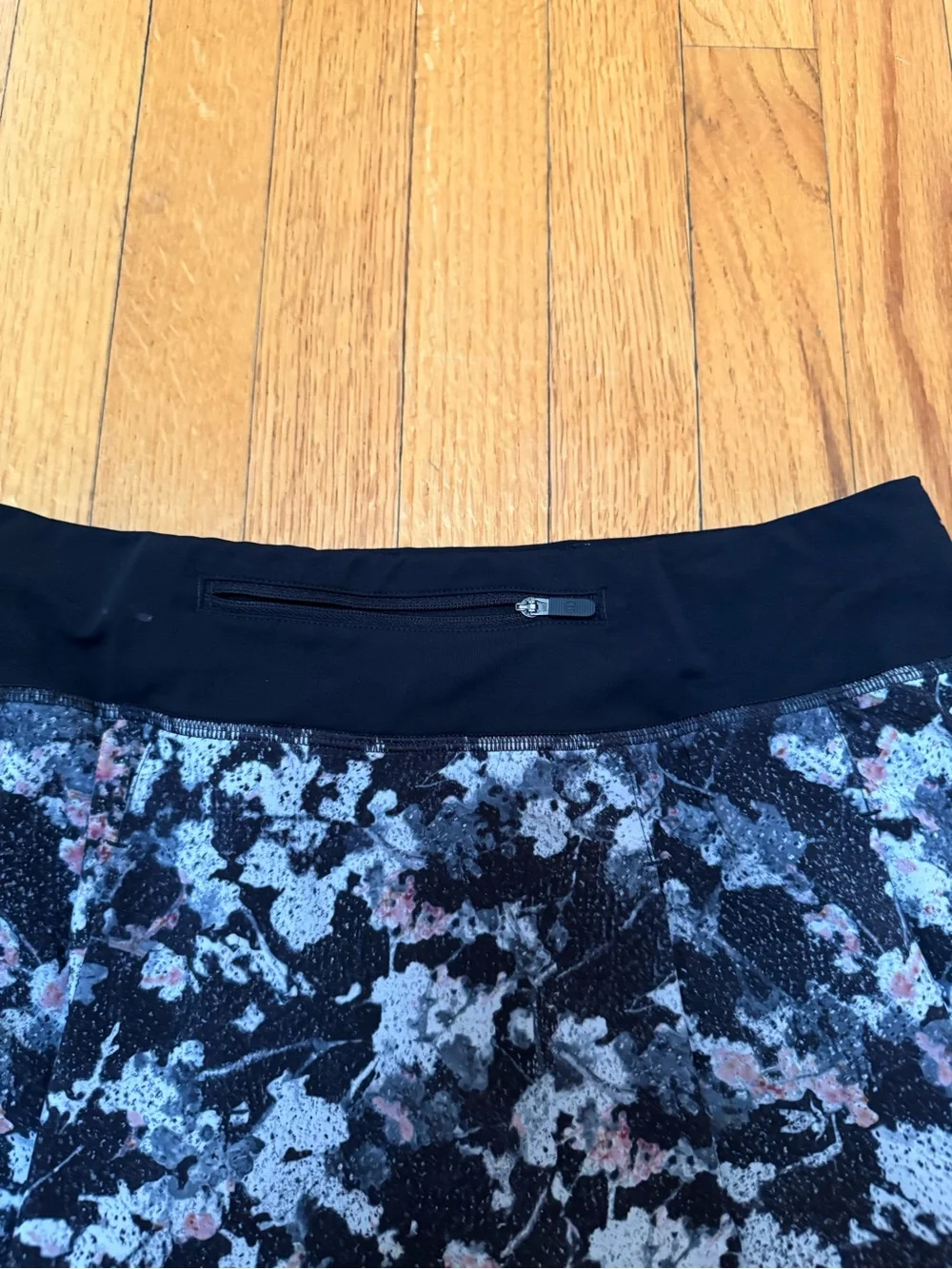 Lululemon Pace Rival Skirt Spring Bloom Multi Black Size 8 EUC